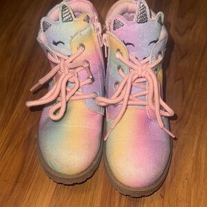 Girls size 11 basically New! Fabkids Rainbow Unicorn Boots! Used maybe 3-4 times